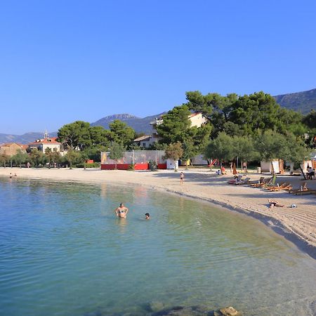 Apartments With A Parking Space Kastel Gomilica, Kastela - 21138 Exterior photo