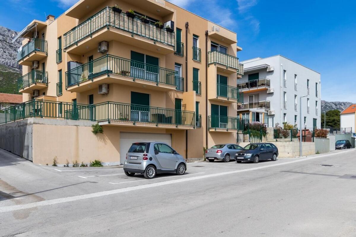 Apartments With A Parking Space Kastel Gomilica, Kastela - 21138 Exterior photo