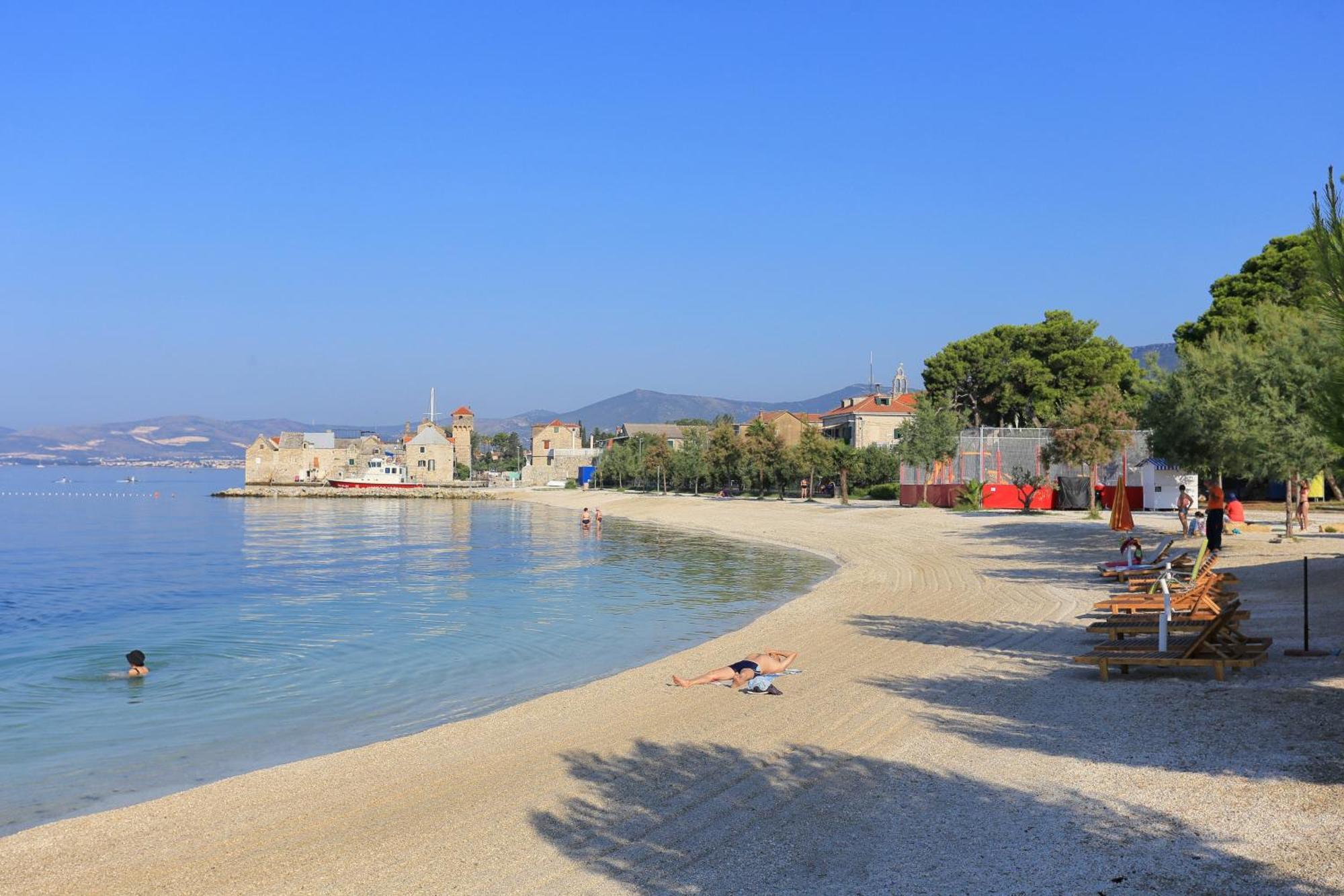 Apartments With A Parking Space Kastel Gomilica, Kastela - 21138 Exterior photo